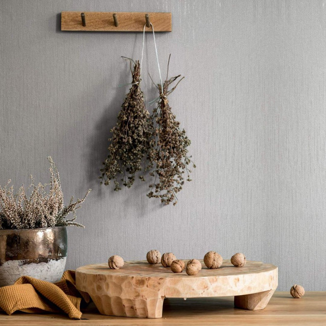 Vliestapete mit feinen Linien als Uni greige Struktur