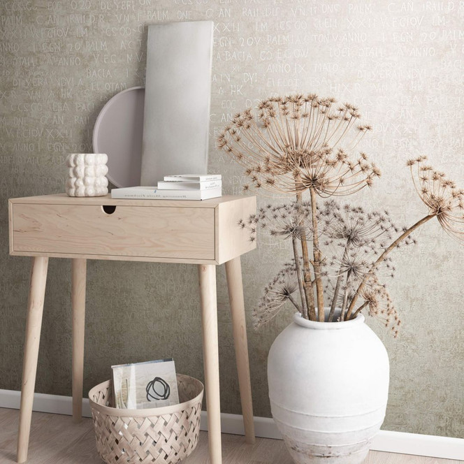 Vliestapete mit Buchstaben und Zahlen beige Grafisch