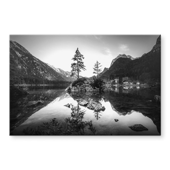 Acrylglasbild Malerische Landschaft mit glasklarem Bergsee - Hintersee