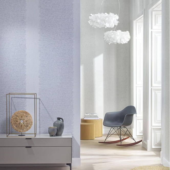 Vliestapete mit Streifen und feinen Linien grau Struktur