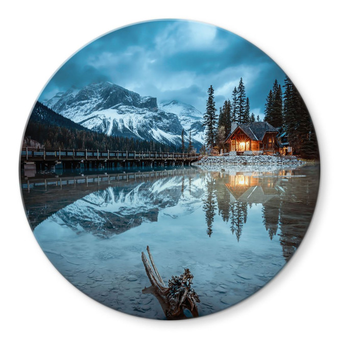 Glasbild Bergidylle am abendlichen See - Bing Li - Rund