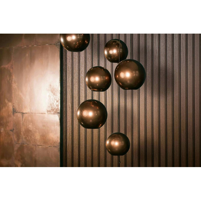 Vliestapete in glänzender Streifenoptik als Akustilpaneele kupfer Metalloptik