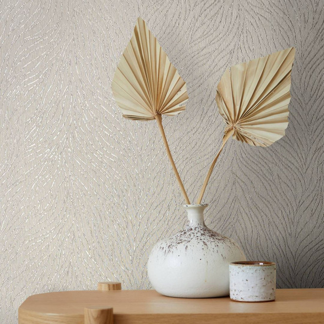 Vliestapete mit glänzenden Linien in Fell-Muster weiss, pearl Grafisch