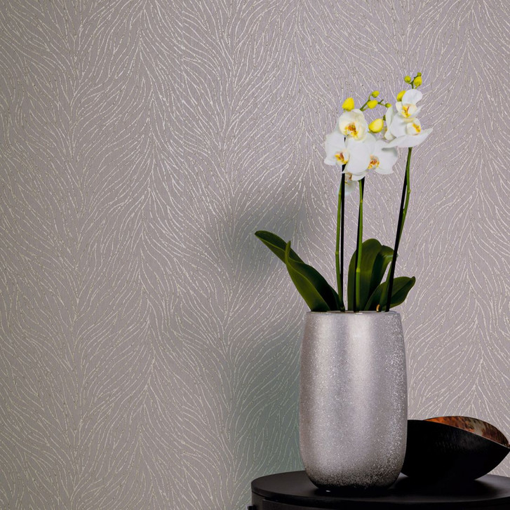 Vliestapete mit glänzenden Linien in Fell-Muster greige Grafisch - WA445957